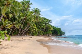 As praias são uma das razões porque a Costa Rica é boa para expatriados