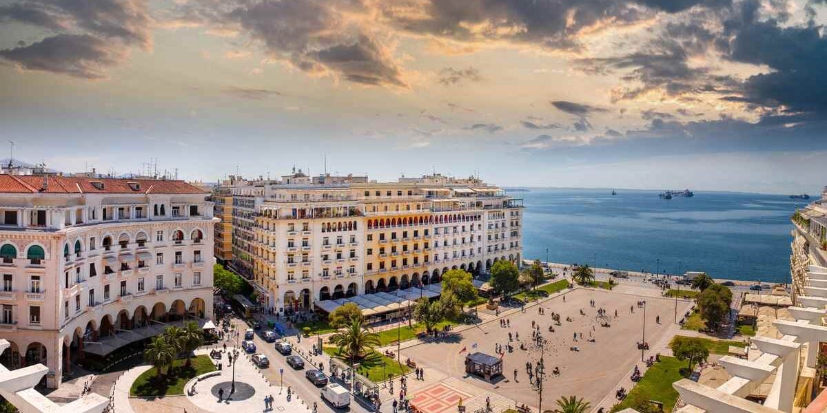 Aristotelous Square in Thessaloniki, where many expats live after moving to Greece